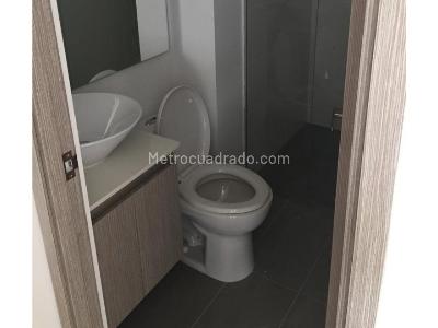 Apartamento de 2 alcobas en venta en Tres Esquinas, Sabaneta, 57 m² · foto 15 de 17