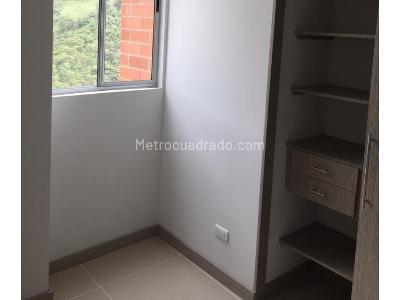 Apartamento de 2 alcobas en venta en Tres Esquinas, Sabaneta, 57 m² · foto 2 de 17