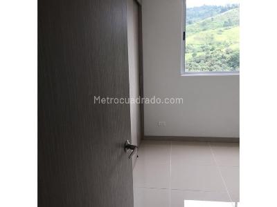 Apartamento de 2 alcobas en venta en Tres Esquinas, Sabaneta, 57 m² · foto 5 de 17