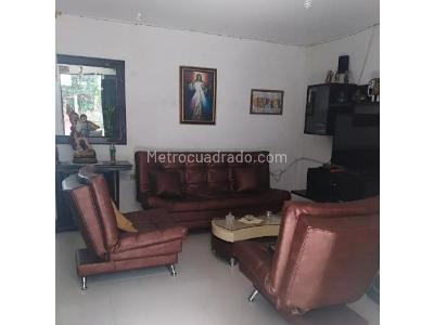 Casa de 3 alcobas en venta en Manrique, Medellín, 117 m² · foto 10 de 12