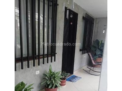 Casa de 3 alcobas en venta en Manrique, Medellín, 117 m² · foto 11 de 12