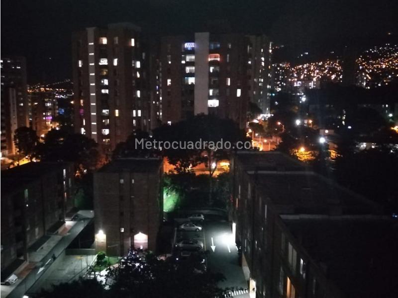 Furnished 3BR Apartment in Robledo - 9