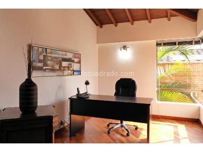 Casa en arriendo en El Tesoro, Medellín · foto 4 de 20