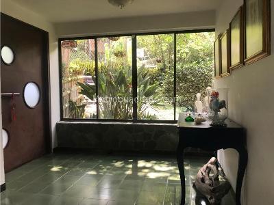 Casa de 3 alcobas en venta en Loma De Las Brujas, Envigado, 178 m² · foto 10 de 13
