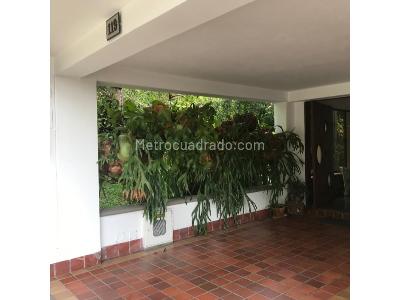 Casa de 3 alcobas en venta en Loma De Las Brujas, Envigado, 178 m² · foto 12 de 13