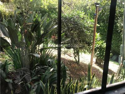 Casa de 3 alcobas en venta en Loma De Las Brujas, Envigado, 178 m² · foto 13 de 13