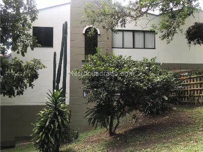 Casa de 3 alcobas en venta en Loma De Las Brujas, Envigado, 178 m² · foto 4 de 13