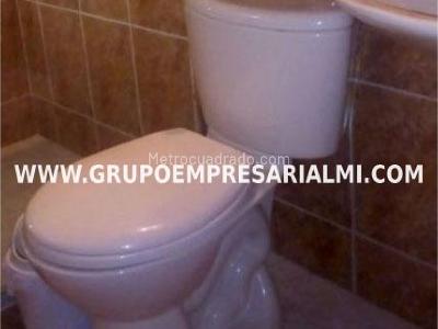 Casa de 3 alcobas en venta en Loma Del Barro, Envigado, 545 m² · foto 6 de 16