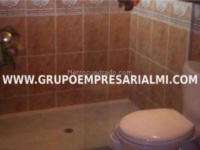 Casa de 3 alcobas en venta en Loma Del Barro, Envigado, 545 m² · foto 7 de 16