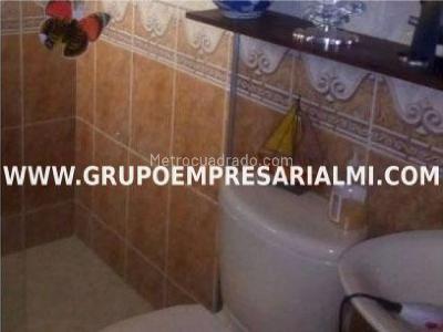 Casa de 3 alcobas en venta en Loma Del Barro, Envigado, 545 m² · foto 8 de 16