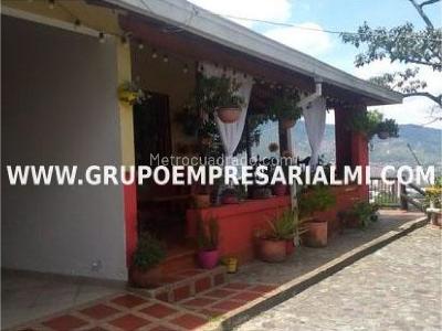 Casa de 3 alcobas en venta en Loma Del Barro, Envigado, 545 m² · foto 10 de 16