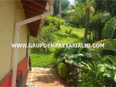 Casa de 3 alcobas en venta en Loma Del Barro, Envigado, 545 m² · foto 13 de 16