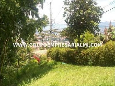 Casa de 3 alcobas en venta en Loma Del Barro, Envigado, 545 m² · foto 15 de 16