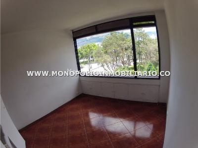 Apartamento de 1 alcoba en venta en Suramericana, Medellín, 42 m² · foto 3 de 5