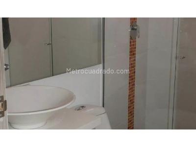 Apartamento de 2 alcobas en venta en Tres Esquinas, Sabaneta, 66 m² · foto 3 de 8