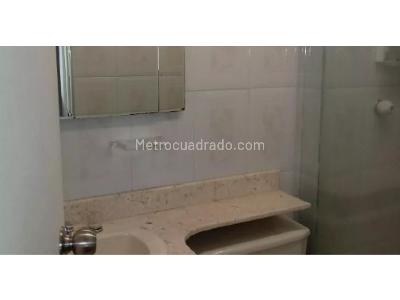 Apartamento de 3 alcobas en venta en Los Colores, Medellín, 67 m² · foto 2 de 9