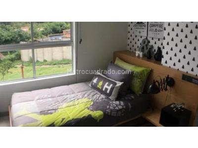 Apartamento de 2 alcobas en venta en Tres Esquinas, Sabaneta, 66 m² · foto 4 de 8