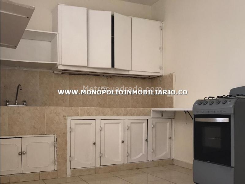 Spacious 4BR Bifamily House in Santa Mnica - 2