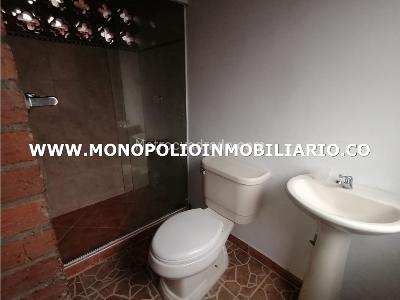 Casa de 4 alcobas en venta en Prados De Sabaneta, Sabaneta, 117 m² · foto 13 de 15