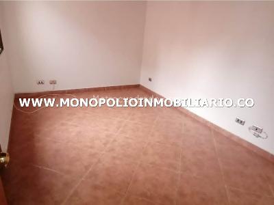 Casa de 4 alcobas en venta en Prados De Sabaneta, Sabaneta, 117 m² · foto 3 de 15