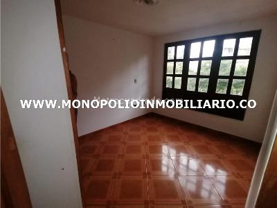 Casa de 4 alcobas en venta en Prados De Sabaneta, Sabaneta, 117 m² · foto 8 de 15