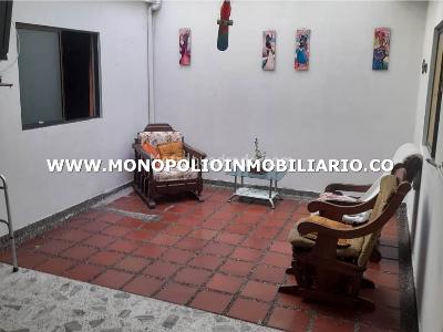 Casa de 5 alcobas en venta en La America, Medellín, 207 m² · foto 15 de 17