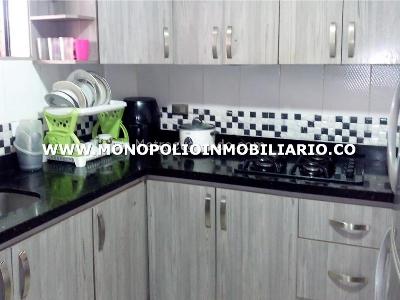Casa de 4 alcobas en venta en San Javier, Medellín, 105 m² · foto 2 de 7