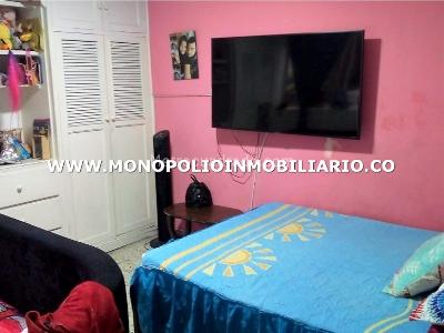 Casa de 4 alcobas en venta en San Javier, Medellín, 105 m² · foto 6 de 7