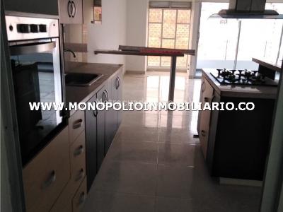 Apartamento de 3 alcobas en venta en Cabañitas, Bello, 122 m² · foto 3 de 11