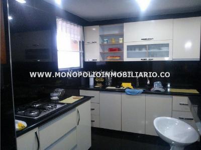 Apartamento de 3 alcobas en venta en Laureles, Medellín, 127 m² · foto 4 de 20