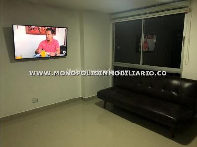 Apartaestudio en arriendo en El Tesoro, Medellín, 40 m² · foto 2 de 5