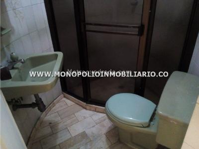 Casa de 3 alcobas en venta en Los Colores, Medellín, 240 m² · foto 4 de 20