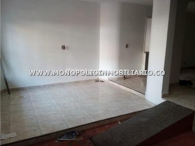 Casa de 3 alcobas en venta en Los Colores, Medellín, 240 m² · foto 7 de 20