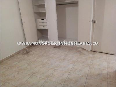 Casa de 3 alcobas en venta en Los Colores, Medellín, 240 m² · foto 10 de 20