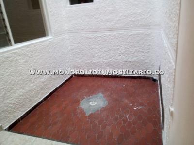 Casa de 3 alcobas en venta en Los Colores, Medellín, 240 m² · foto 13 de 20