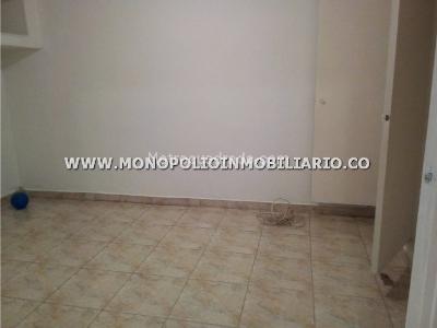 Casa de 3 alcobas en venta en Los Colores, Medellín, 240 m² · foto 15 de 20