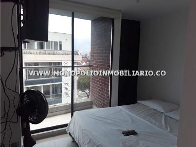 Apartaestudio en arriendo en La Castellana, Medellín, 25 m² · foto 2 de 4