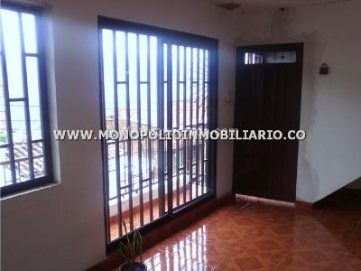 Casa de 5 alcobas en venta en Castilla, Medellín, 380 m² · foto 4 de 11