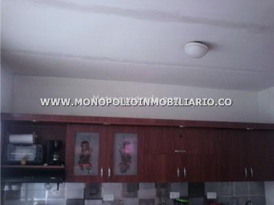 Casa de 5 alcobas en venta en Castilla, Medellín, 380 m² · foto 9 de 11