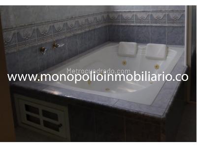 Casa de 4 alcobas en venta en La America, Medellín, 195 m² · foto 3 de 18