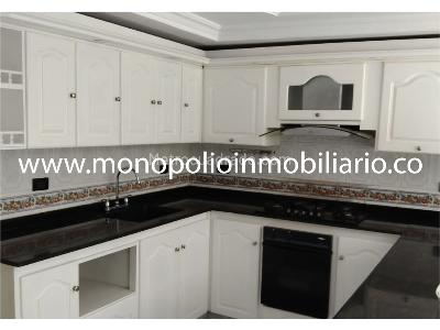 Casa de 4 alcobas en venta en La America, Medellín, 195 m² · foto 10 de 18