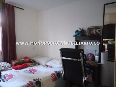 Apartamento en venta en Los Colores, Medellín · foto 3 de 9