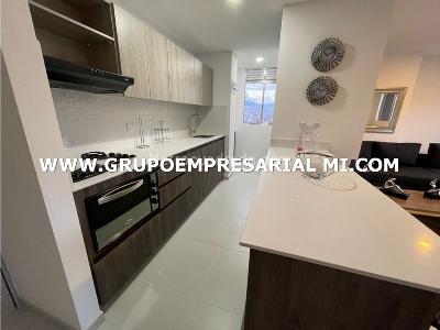 Apartamento de 3 alcobas en arriendo en El Poblado, Medellín, 80 m² · foto 2 de 16