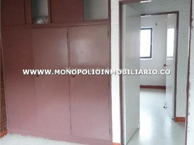Casa de 5 alcobas en venta en Boston, Medellín, 155 m² · foto 3 de 6