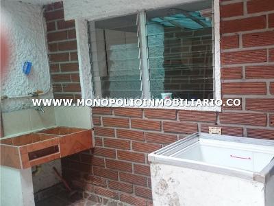 Casa de 5 alcobas en venta en Boston, Medellín, 155 m² · foto 5 de 6