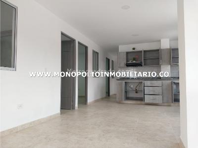 Apartamento de 3 alcobas en venta en Itagui, Itagüí, 90 m² · foto 3 de 7