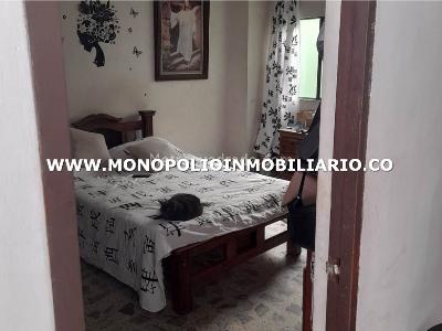 Casa de 5 alcobas en venta en La America, Medellín, 207 m² · foto 12 de 17