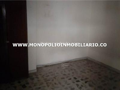 Casa de 5 alcobas en venta en La America, Medellín, 207 m² · foto 14 de 17