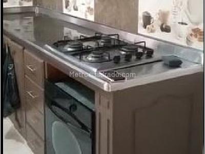 Casa de 4 alcobas en venta en Cristo Rey, Medellín, 140 m² · foto 2 de 6