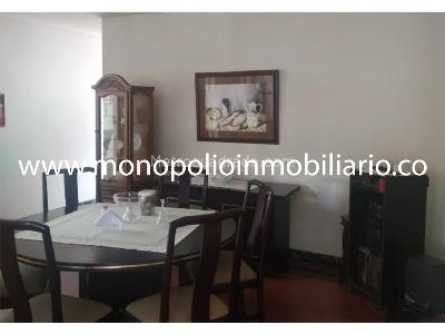 Casa de 5 alcobas en venta en La Castellana, Medellín, 315 m² · foto 2 de 14
